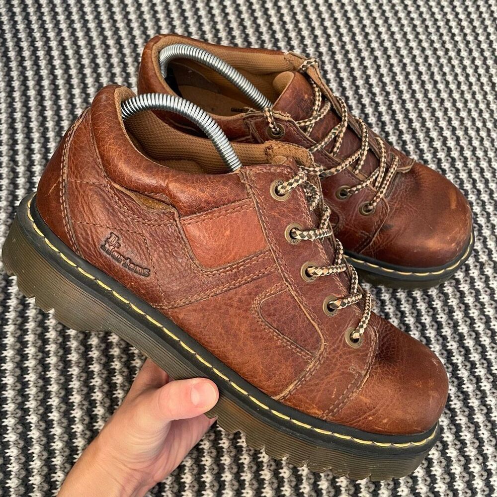 Dr Martens brown leather lace up oxford men’s shoe size 10/women’s 11